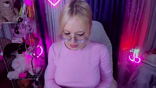 CeaneLino online show from April 2026 10:47:02 PM