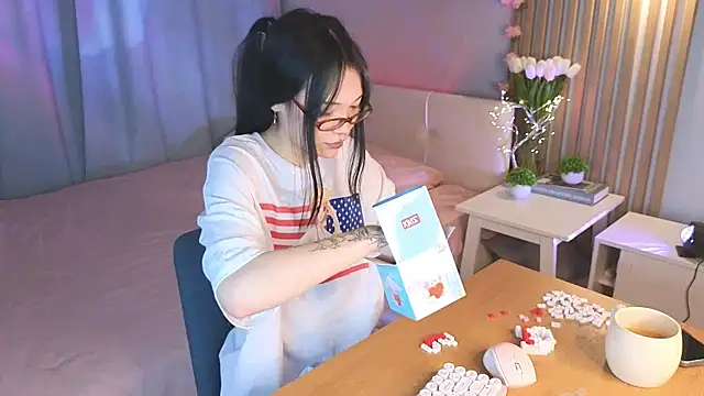 hellowianny online show from October 2025 02:48:01 PM