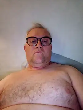 macdut67 online show from October 2025 08:34:02 AM