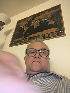 macdut67 online show from April 2026 10:19:02 PM