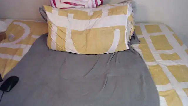 Tillah87 online show from October 2025 08:42:01 AM