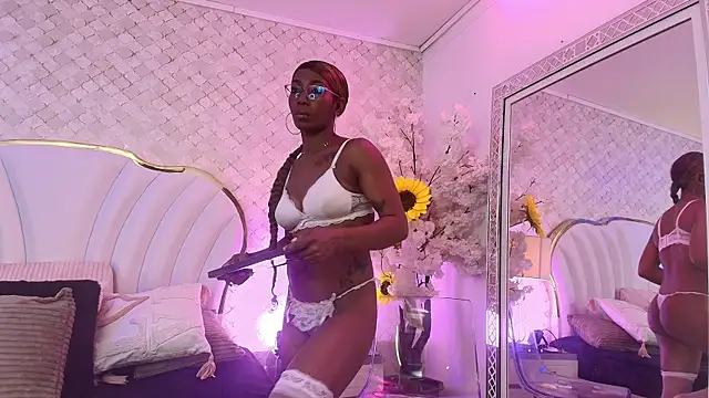 Snapshot of _NinaFox_ chatting on July 2026 08:46:01 PM NinaFox online show from July 2026 08:46:01 PM