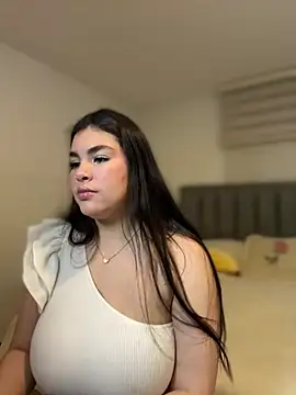 Snapshot of Isabella_LaRue chatting on February 2026 07:43:02 PM Isabella LaRue online show from February 2026 07:43:02 PM