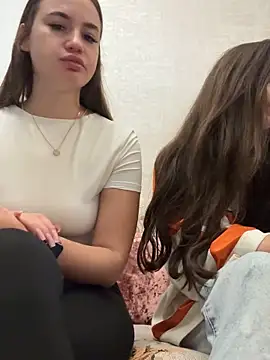 MayaGlow online show from October 2025 05:37:01 AM