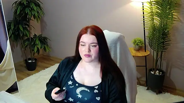 IvorySnowW online show from November 2025 10:58:02 AM