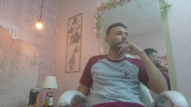 Snapshot of onlymen2025 chatting on October 2025 04:06:02 PM onlymen2025 online show from October 2025 04:06:02 PM