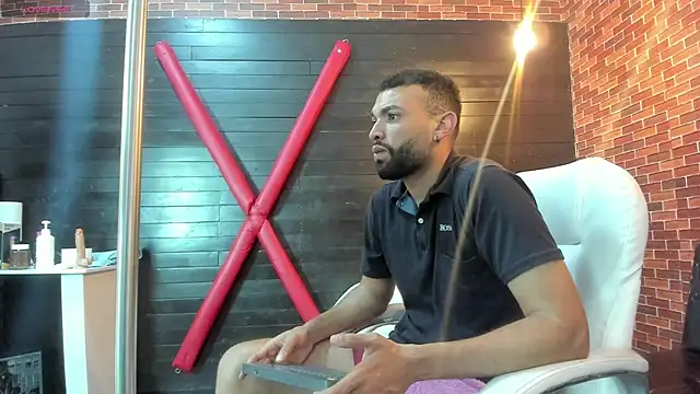 Snapshot of onlymen2025 chatting on November 2025 07:57:02 PM onlymen2025 online show from November 2025 07:57:02 PM