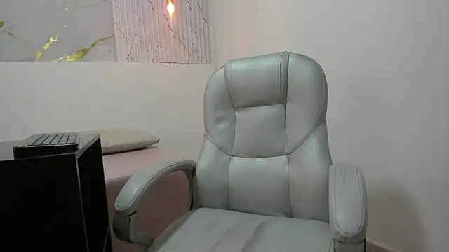 Snapshot of onlymen2025 chatting on November 2025 08:08:02 PM onlymen2025 online show from November 2025 08:08:02 PM