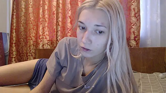 Snapshot of maybe_doll chatting on November 2025 10:34:02 AM maybe doll online show from November 2025 10:34:02 AM