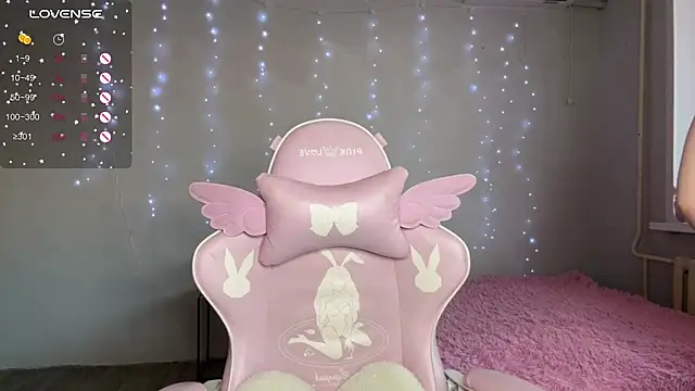 myprettylola online show from February 2026 01:44:01 PM