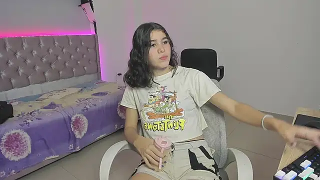 beiby glow online show from November 2025 01:45:01 PM