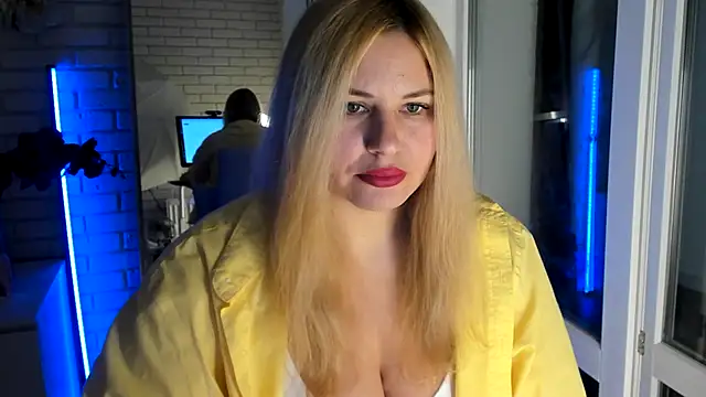 Passion-Blondy online show from October 2025 05:46:02 PM