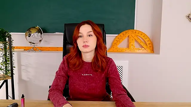 Snapshot of ClaireMathis chatting on November 2025 02:54:01 PM ClaireMathis online show from November 2025 02:54:01 PM