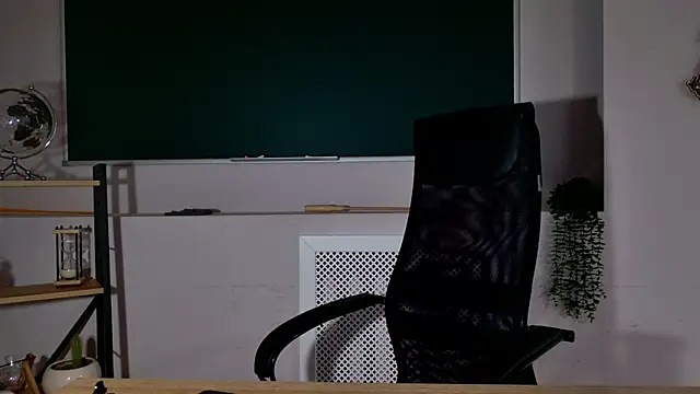 ClaireMathis online show from April 2026 02:47:01 PM