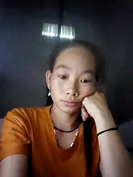 gio-thu online show from October 2025 11:14:02 PM