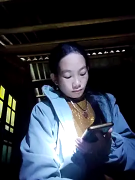 gio-thu online show from November 2025 04:00:01 AM