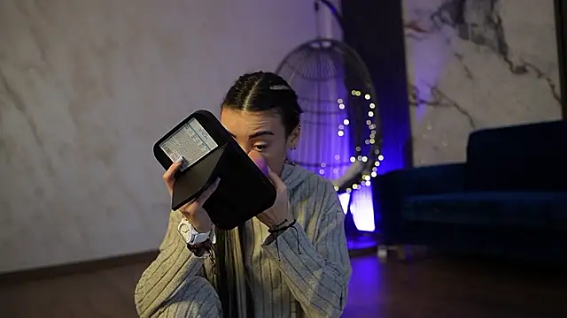 RachelRavee online show from March 2026 05:11:02 AM