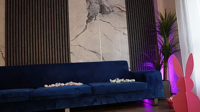 RachelRavee online show from April 2026 04:21:01 AM