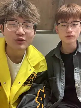 KK-cuteboy online show from November 2025 12:50:02 PM