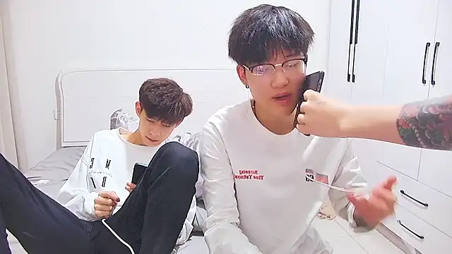 KK-cuteboy online show from June 2026 11:53:01 AM