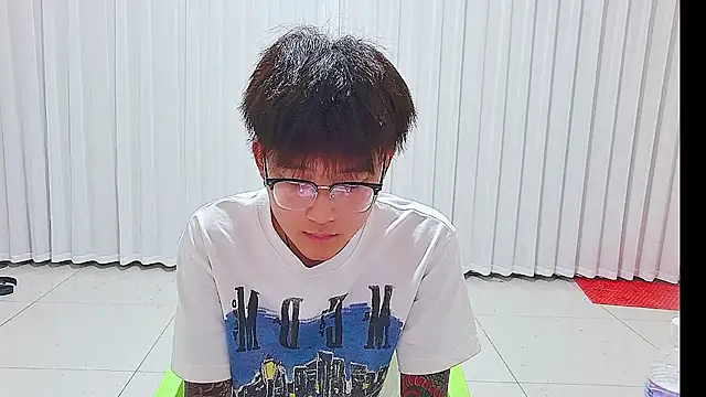 KK-cuteboy online show from July 2026 11:25:01 AM