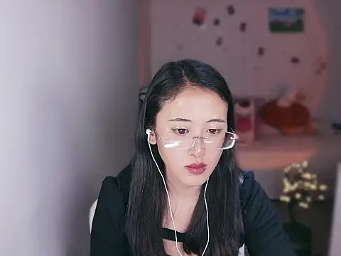 Snapshot of Queena_ chatting on January 2026 03:36:02 PM Queena online show from January 2026 03:36:02 PM