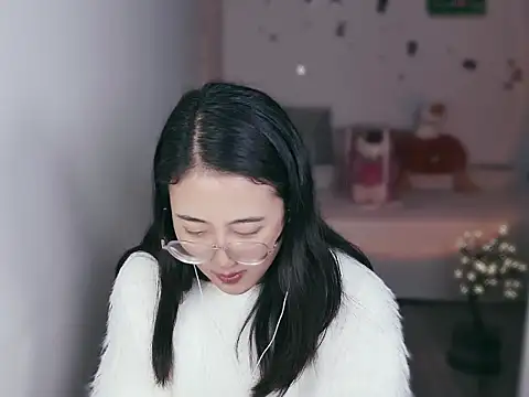 Snapshot of Queena_ chatting on January 2026 03:34:01 AM Queena online show from January 2026 03:34:01 AM