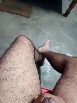 TrainedBend28 online show from November 2025 06:54:02 PM