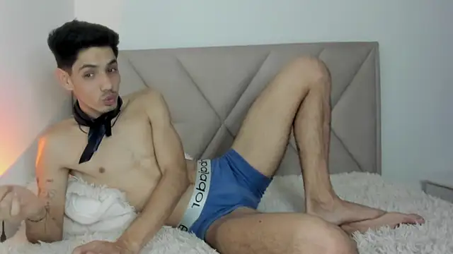 fabrizzio Monti online show from October 2025 09:54:02 AM