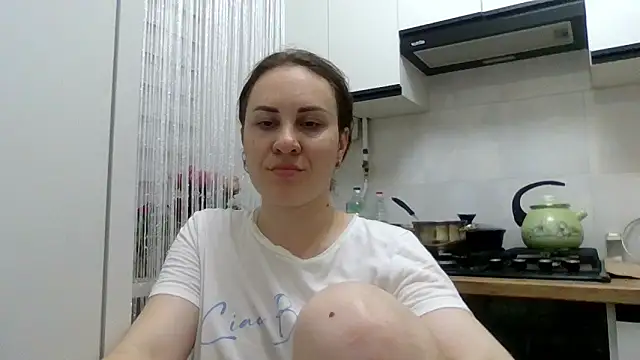 Snapshot of MeadowEyes chatting on June 2026 09:20:01 PM MeadowEyes online show from June 2026 09:20:01 PM
