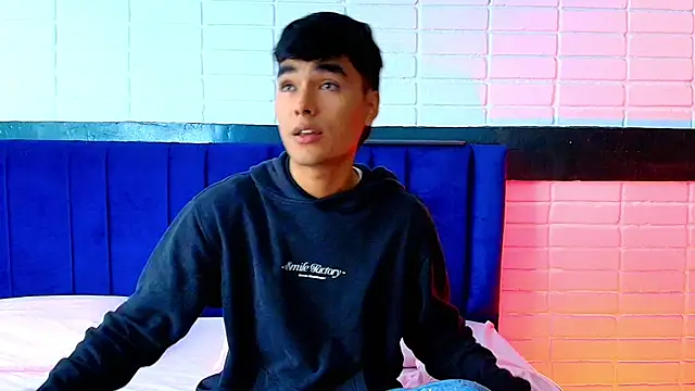 AngelduzZzt online show from October 2025 12:50:01 PM