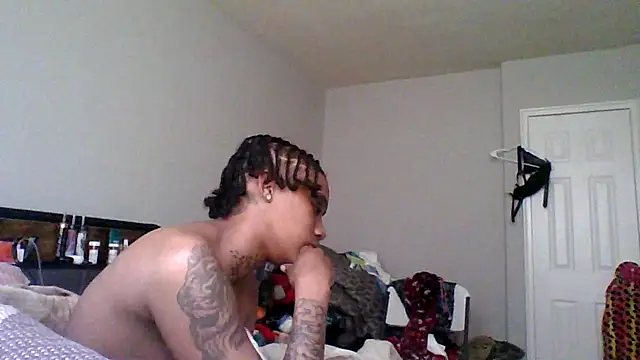 Snapshot of dezzidavill chatting on March 2026 01:13:02 PM dezzidavill online show from March 2026 01:13:02 PM