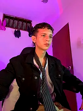 tylernova online show from October 2025 03:51:02 AM