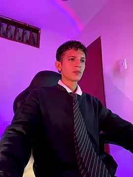 tylernova online show from November 2025 04:02:02 AM