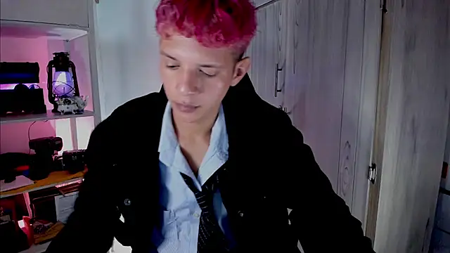 tylernova online show from November 2025 11:58:01 PM