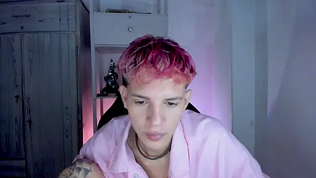 tylernova online show from December 2025 07:51:01 PM