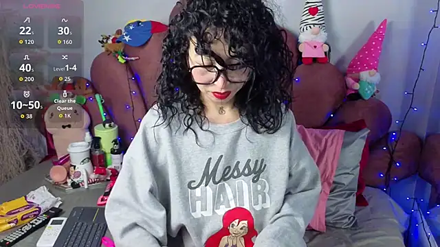 CHIARAJJONES online show from January 2026 12:29:01 PM