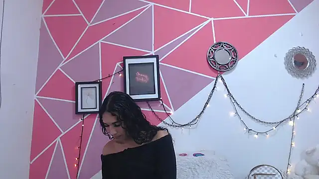 Tifany Adams online show from November 2025 08:35:02 PM