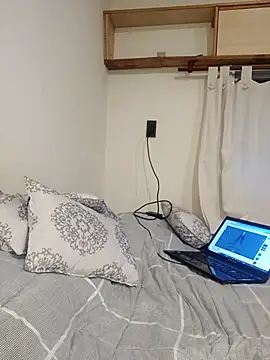 Chinitaluna online show from November 2025 10:37:02 PM