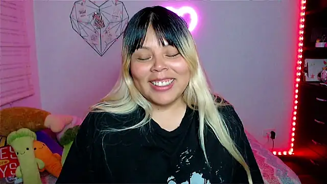 EllieMoonX online show from December 2025 01:12:02 AM