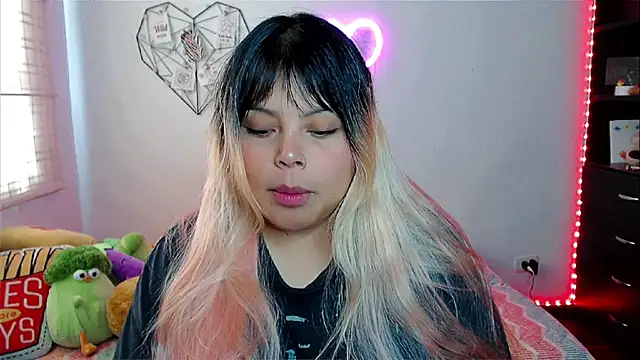 EllieMoonX online show from February 2026 05:20:01 PM