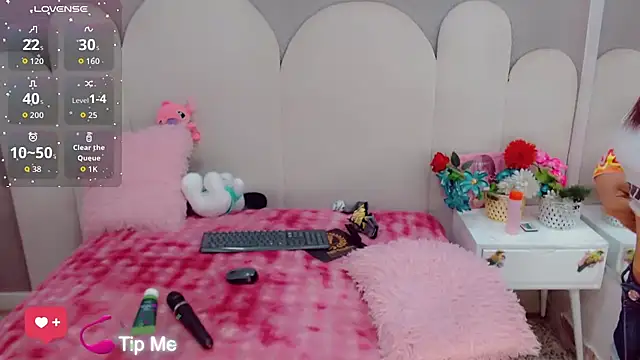 Snapshot of party_girl_skiny chatting on June 2026 09:22:02 AM party girl skiny online show from June 2026 09:22:02 AM