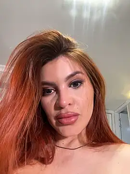 Snapshot of AbrilColls_ chatting on June 2026 12:05:02 AM AbrilColls online show from June 2026 12:05:02 AM