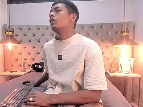 MorenitoDigno online show from October 2025 07:25:02 PM