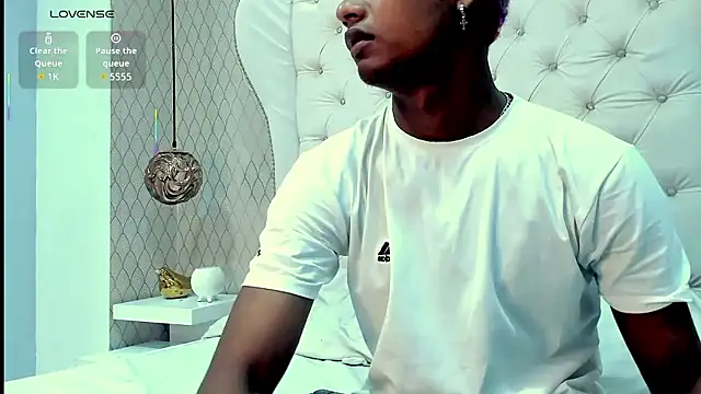 MorenitoDigno online show from January 2026 06:42:02 PM