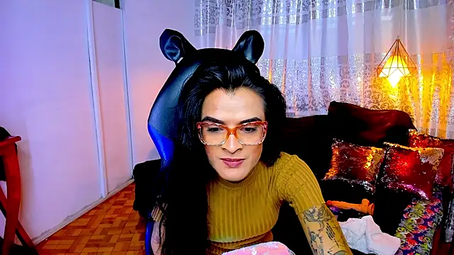 Snapshot of ZAMMIRA chatting on November 2025 06:03:01 AM ZAMMIRA online show from November 2025 06:03:01 AM