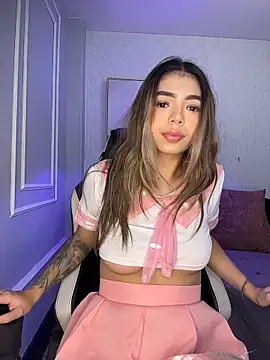 Snapshot of HoneyMollyX chatting on October 2025 01:00:01 PM HoneyMollyX online show from October 2025 01:00:01 PM