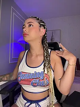 Snapshot of HoneyMollyX chatting on November 2025 01:00:01 PM HoneyMollyX online show from November 2025 01:00:01 PM