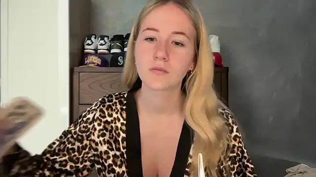 itssosierra online show from May 2026 12:28:02 AM