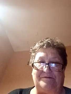 Katherine735 online show from November 2025 09:59:01 PM